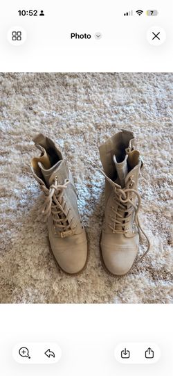 Guess boot