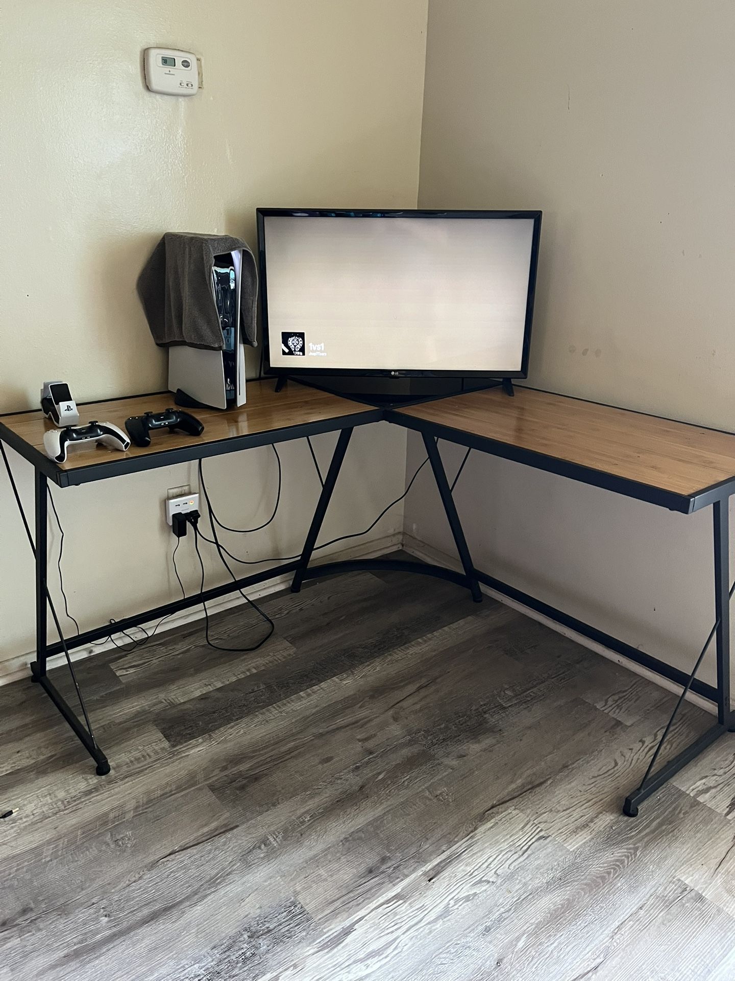 L Shaped Desk