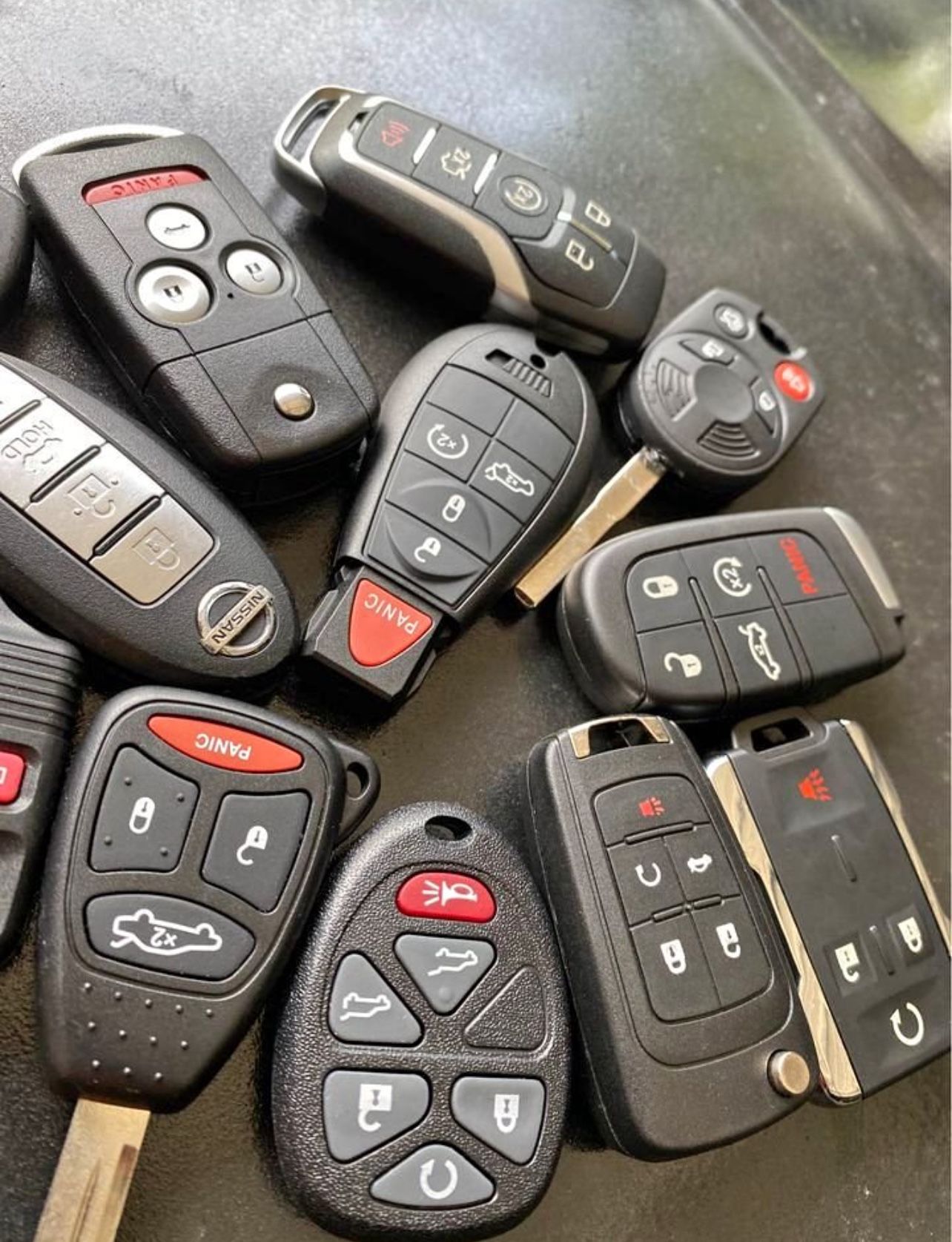 Car keys remotes llaves controles
