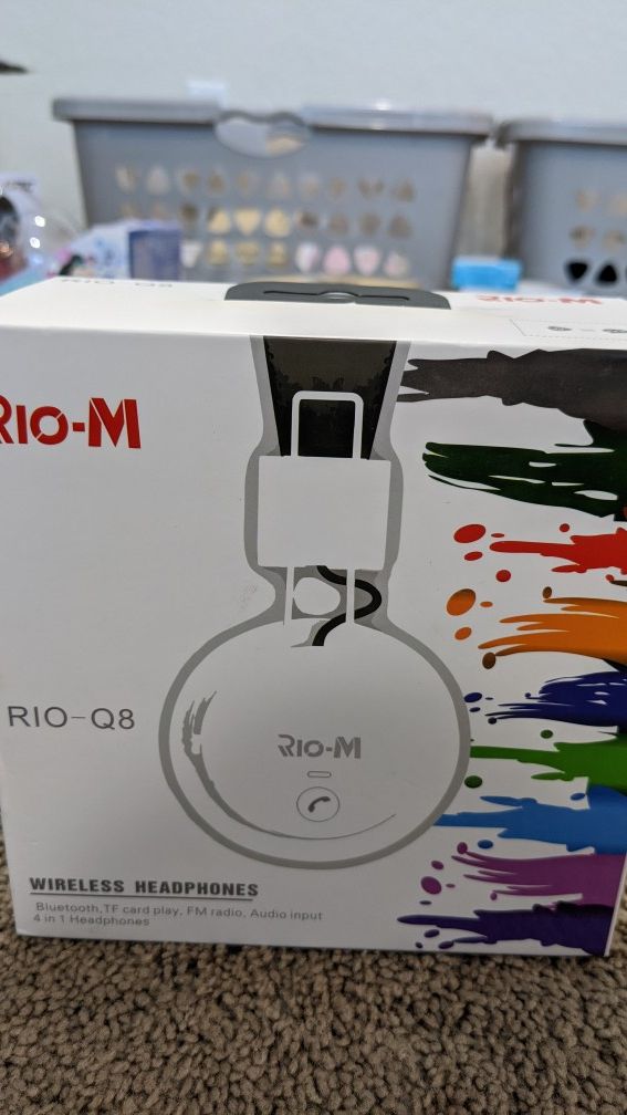 RIO-M wireless headphones