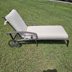 Winston Chaise Lounge Chair
