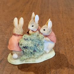 Vintage 1996 World of Beatrix Potter Flopsy Mopsy and Cottontail 
Figurine 271748. Perfect shape, like new, no chips or cracks, displa 
item. Please s