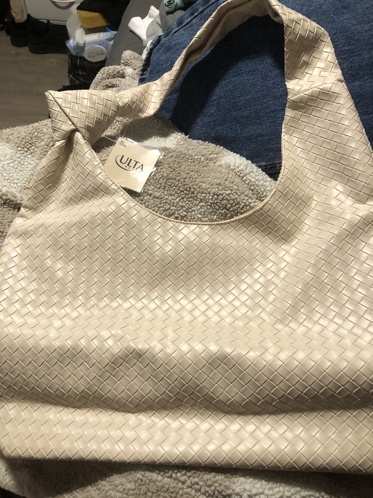 Women’s White Purse 👜 (Please Read Description)