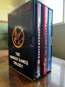 Hunger Games Trilogy Book Set