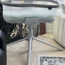 Halo Swivel Bassinet