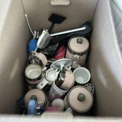 2 Boxes Worth Of Random Kitchen Appliances 