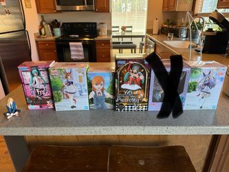 Anime Figure Lot – Hatsune Miku & Love Live