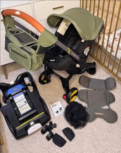 Doona car seat + Base + accessories