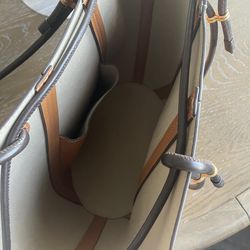 Donney Burke purse like new