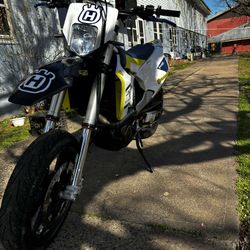 2016 Husqvarna 701 SM