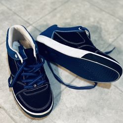 éS Skateboarding Shoes- Size 11.5 Boys 