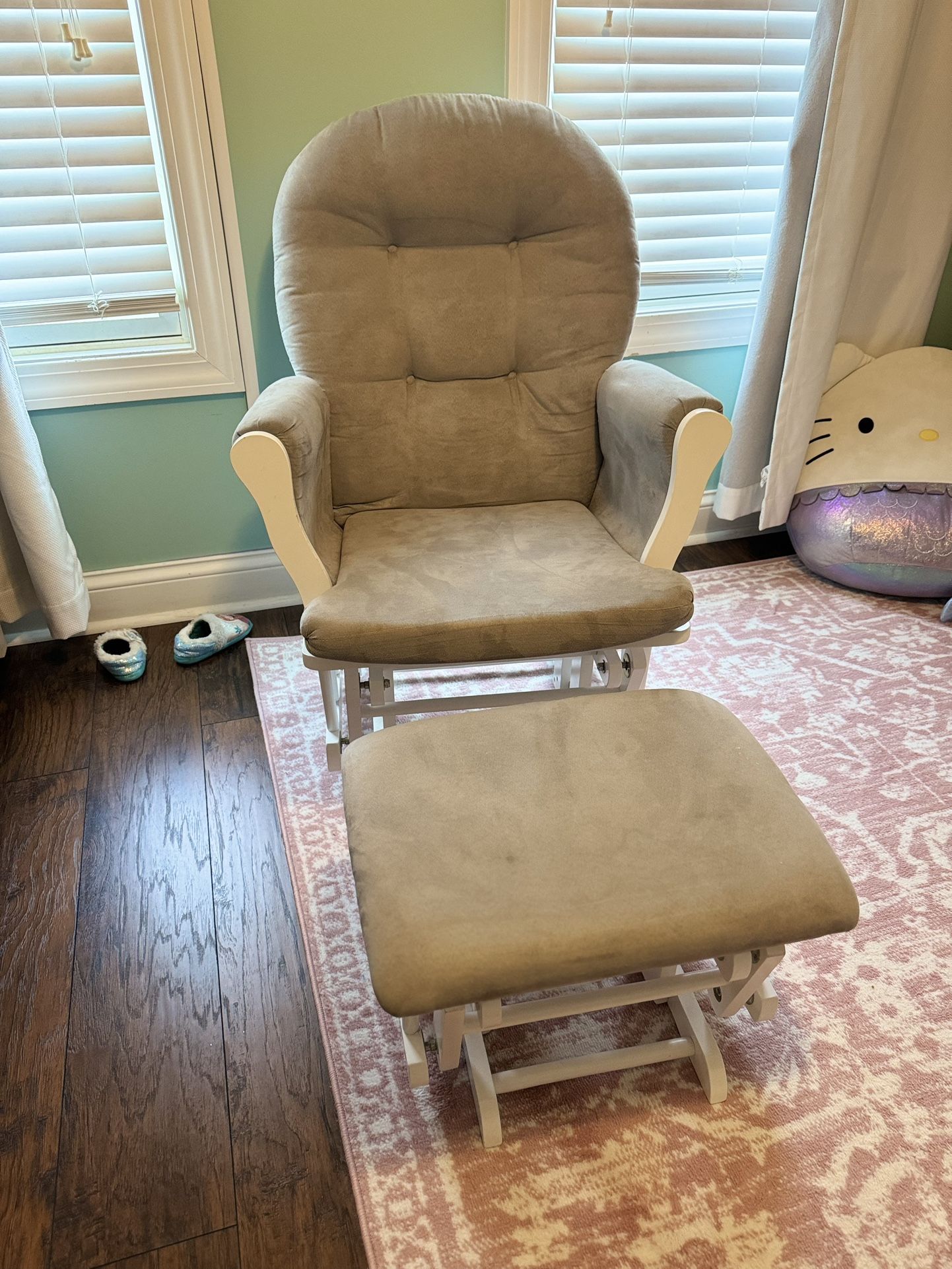 Grey And White Baby’s Room/Nursery Glider