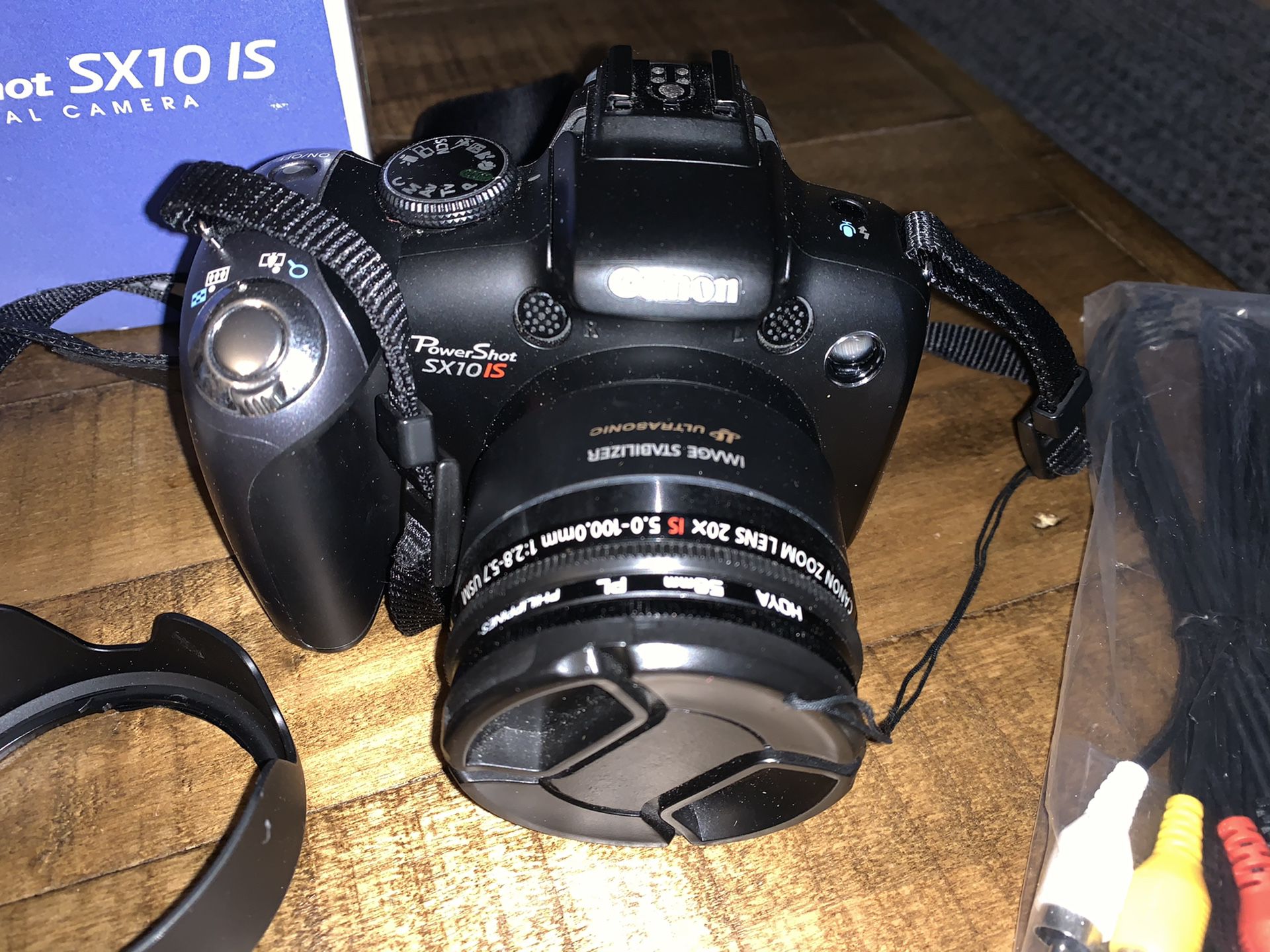 Canon PowerShot SX10 IS Digital Camera