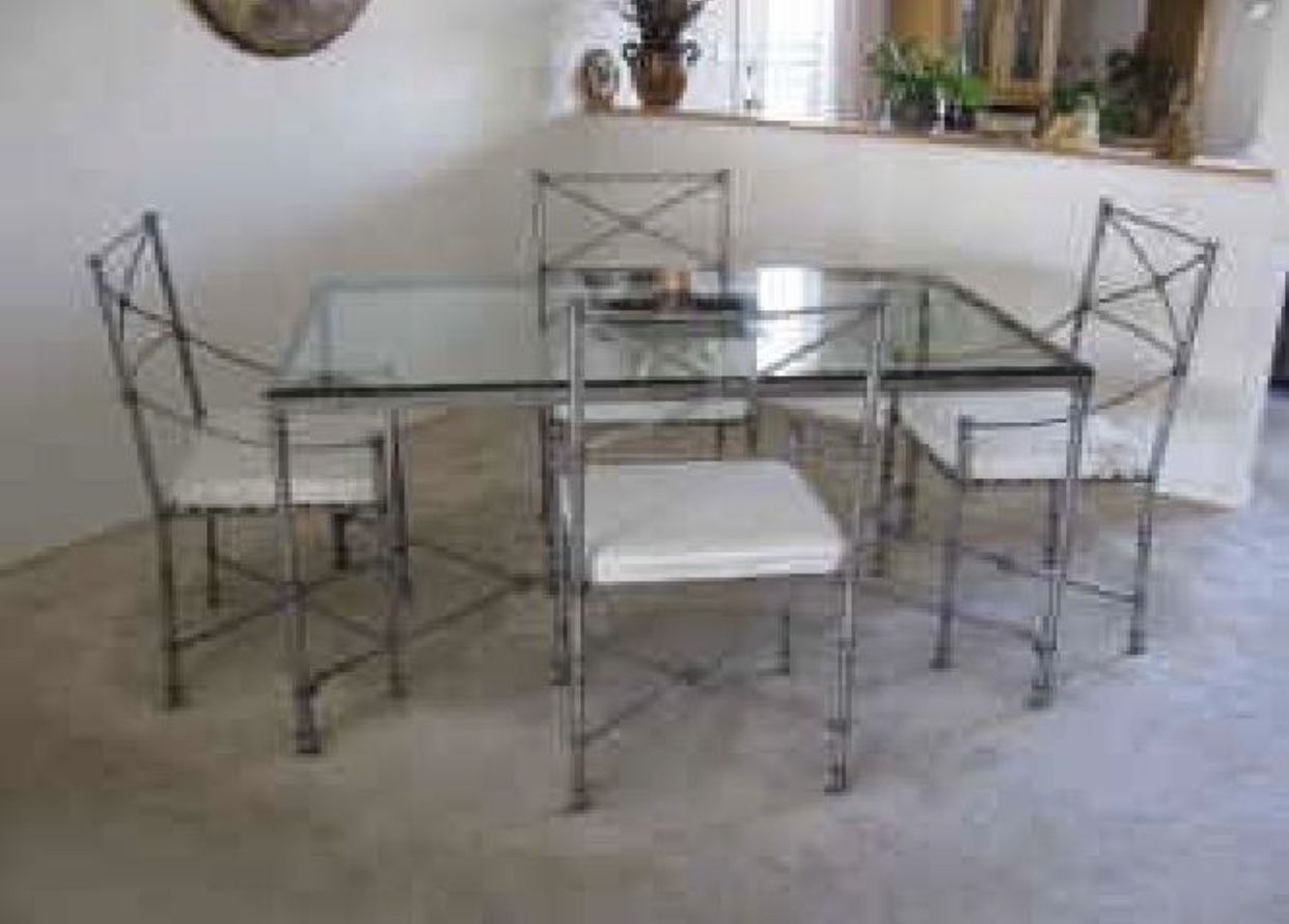 Pier One Metal Table And 4 Chairs W 2nd Set Of Cushions