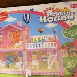 Lovely House  Imaginary plastic uptown dollhouse