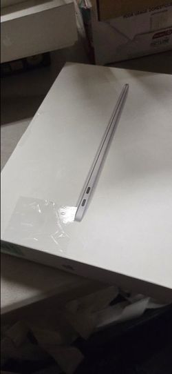 2020 Apple MacBook Air Laptop: Apple M1 Chip, 13” Retina Display, 8GB RAM, 256GB SSD