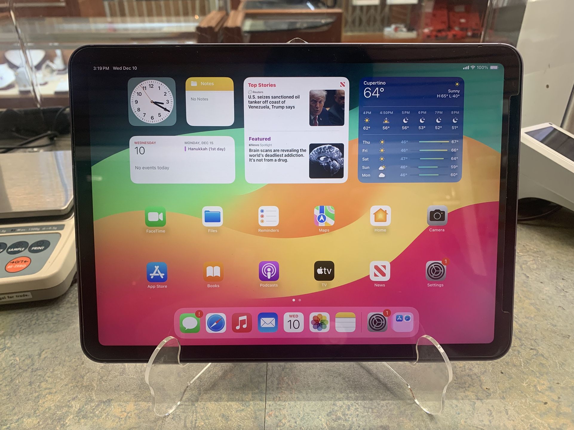 Apple iPad Air 5th Gen 256GB Wi-Fi/ Cellular Tablet (NO CHARGER)