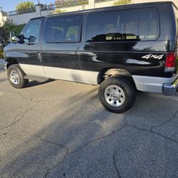2005 Ford E-350