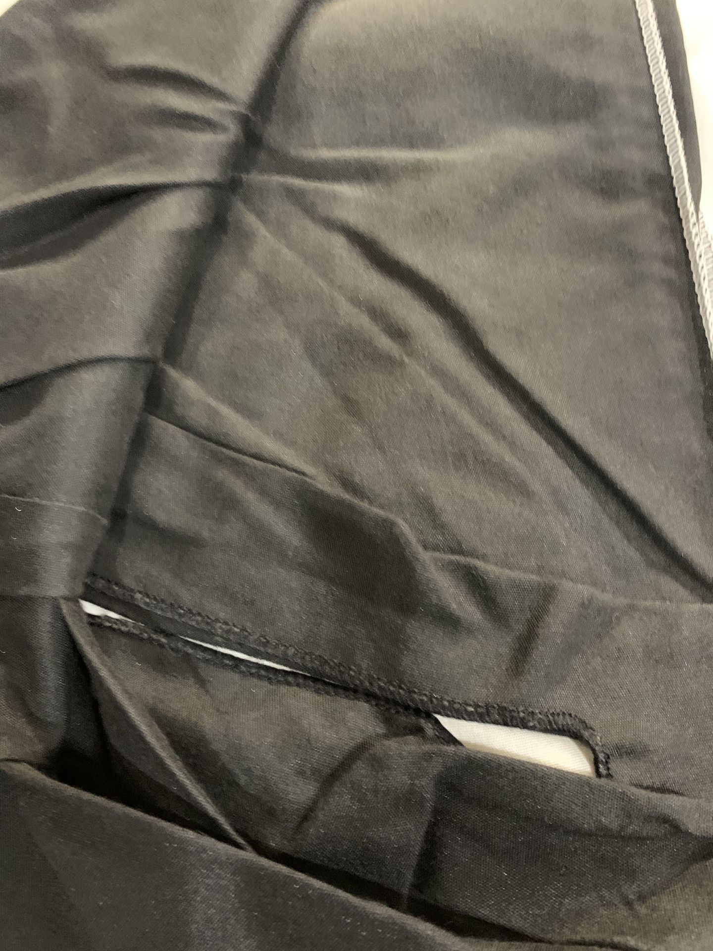 Black and White Comforter with Dust Ruffle