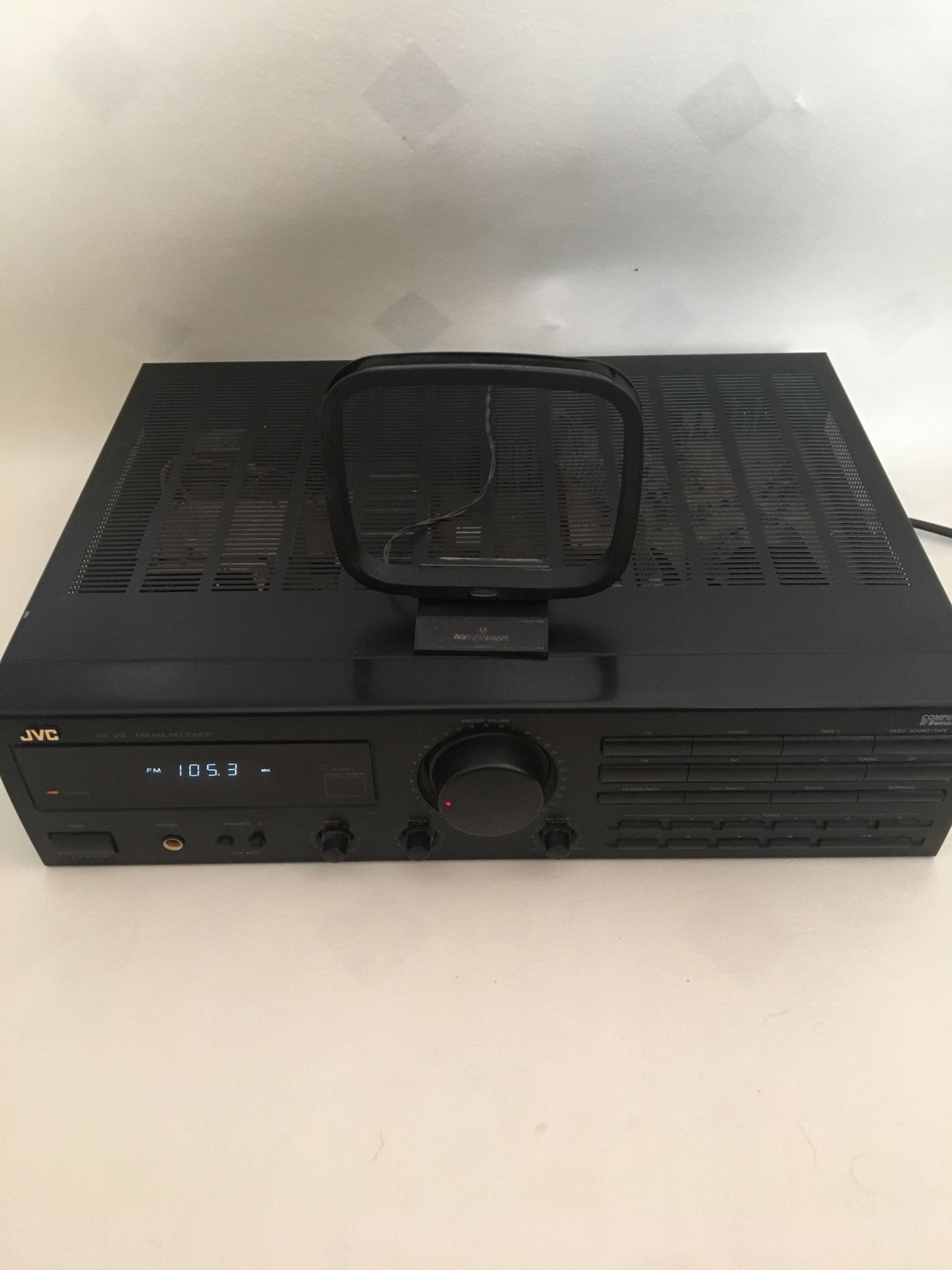 JVC RX-212 FM/AM RECEIVER with antenna and audio cables