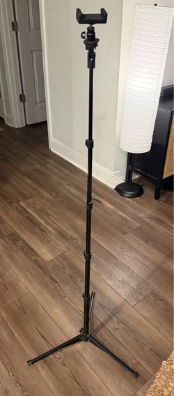 Adjustable phone stand