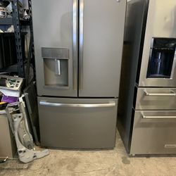 REFRIGERATOR 