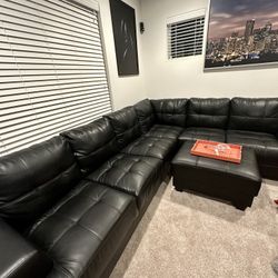 Black Leather Sectional Sofa 