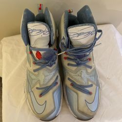 Nike LeBron James Retro 13 Christmas 2015 Edition Shoe Size 11