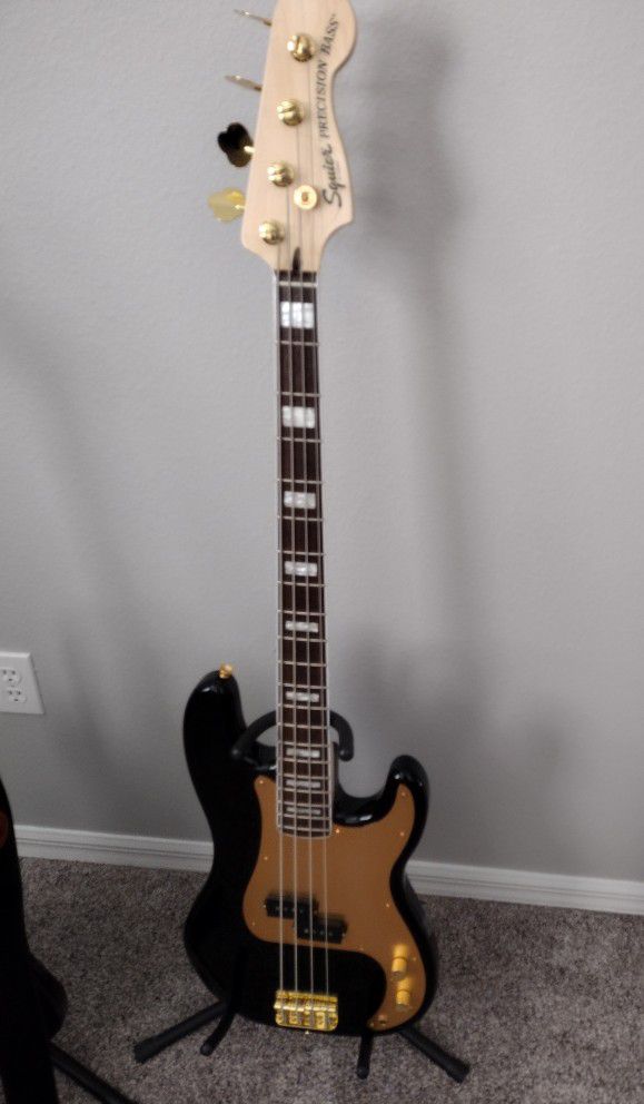 Squire 40th Anniversary Precision Bass