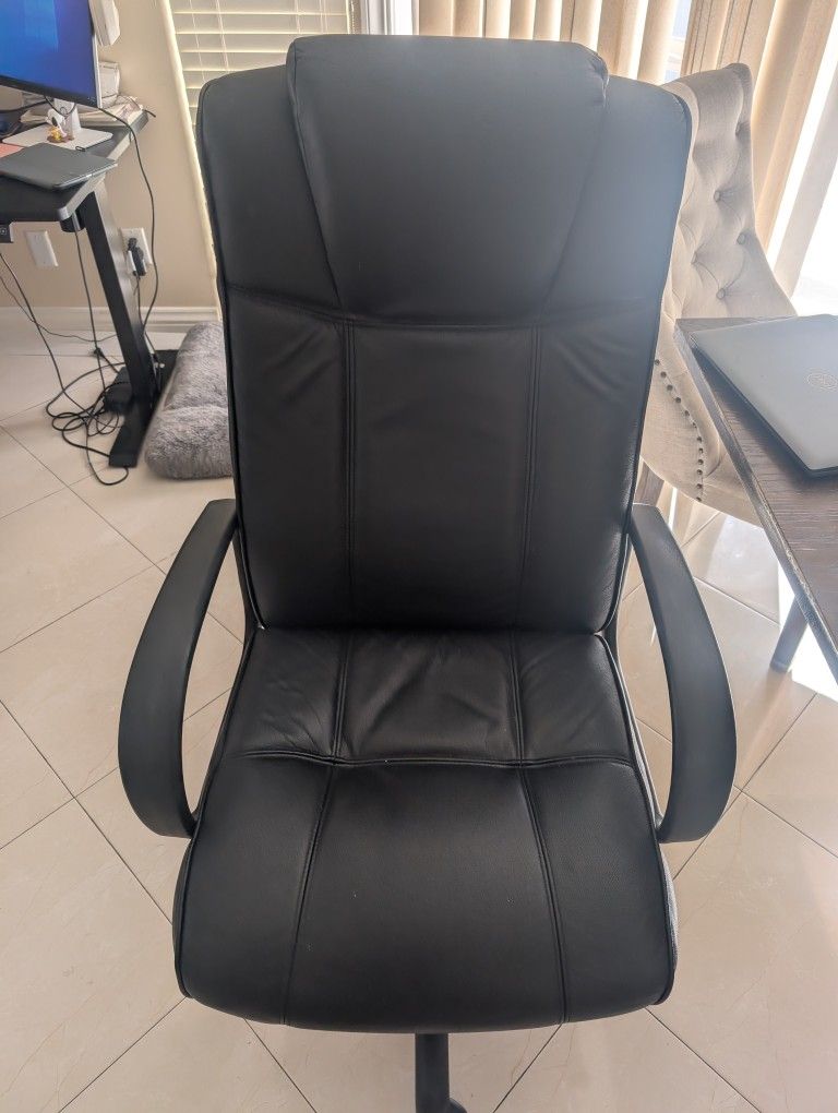 Office Chair And Table