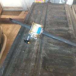 Penn International 30 On A Shimano Rod . 30lb-80lb Great For Deep Sea Fishing. 