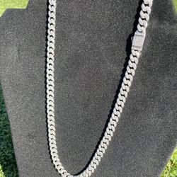 Moissanite chain