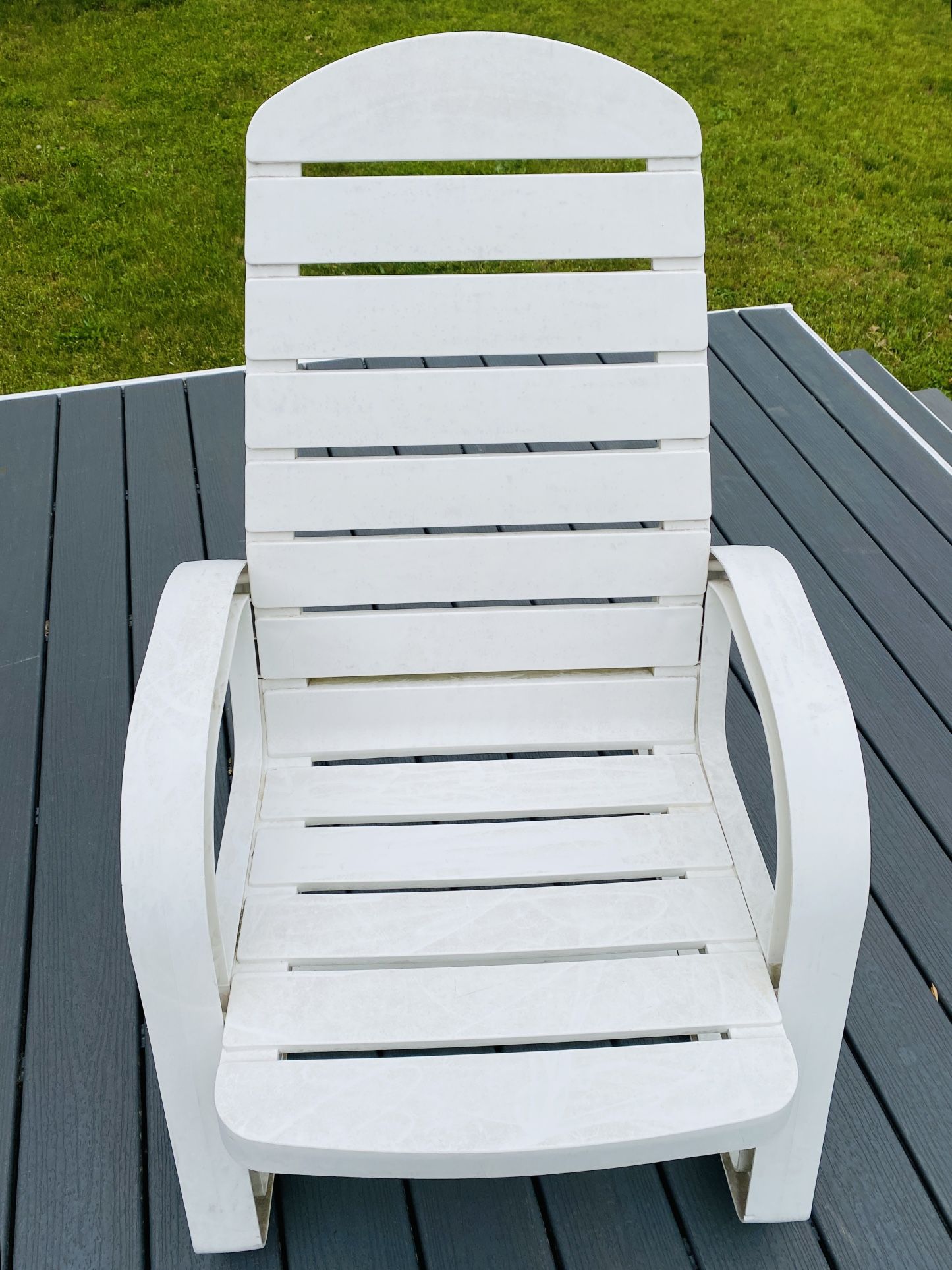 Outdoor Rocking Chair Deck/Patio White HDPE Plastic No Damage