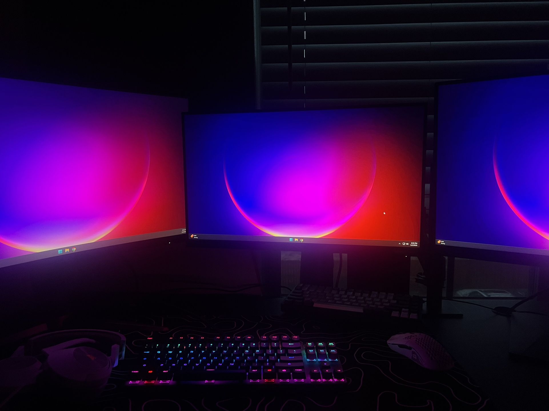 ๐ฅ Full Gaming Setup โ Ryzen 9 7950X3D + RTX 4070 Ti + 3 Monitors + Apex Pro TKL ๐ฅ ๐ฐ $2,200 OBO โ Trade for macbook m4 max