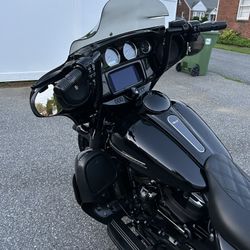 HARLEY  DAVIDSON STREET GLIDE SPECIAL