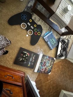 Teen boy’s room decor