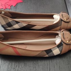 Burberry Flats 