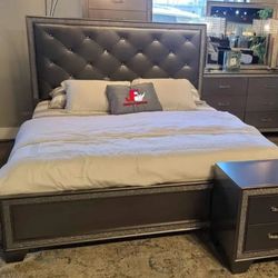 Brand New! 7pc Queen/king Bedroom Set/ Take it home with Only $39down/ Hablamos Español Y Ofrecemos Financiamiento 🙋🏻‍♂️