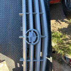 Hd 2500 Grill $150 ,Escalade Grill $150 ,bumper And Grill GMC $200