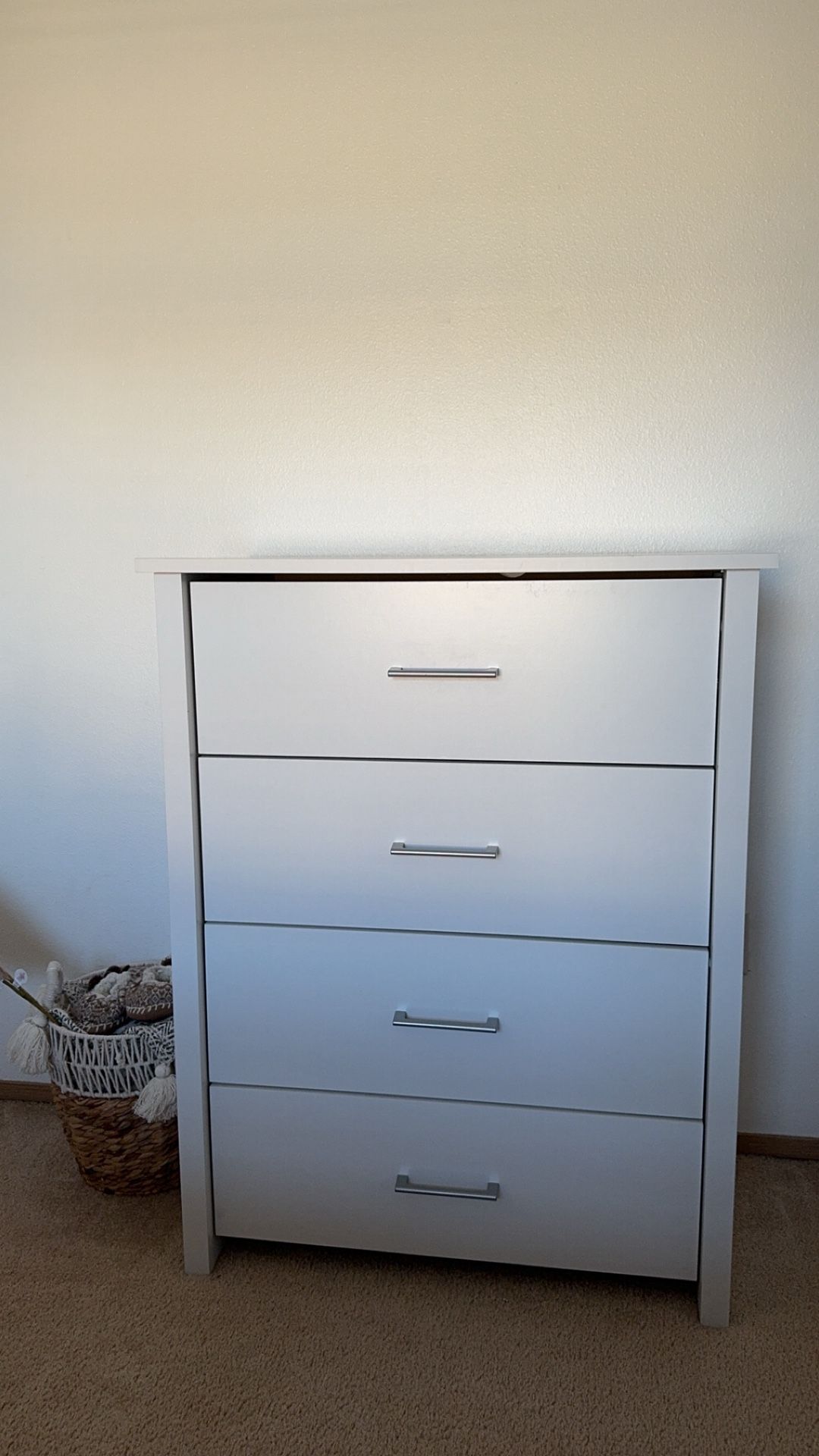 White 4-Drawer Dresser – Modern & Minimalist