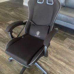 DOWNIX Premium Gaming Chair 