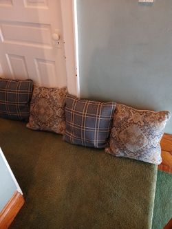 Decorative Throw Pillows
