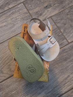 Salt Water Sandals Size 4