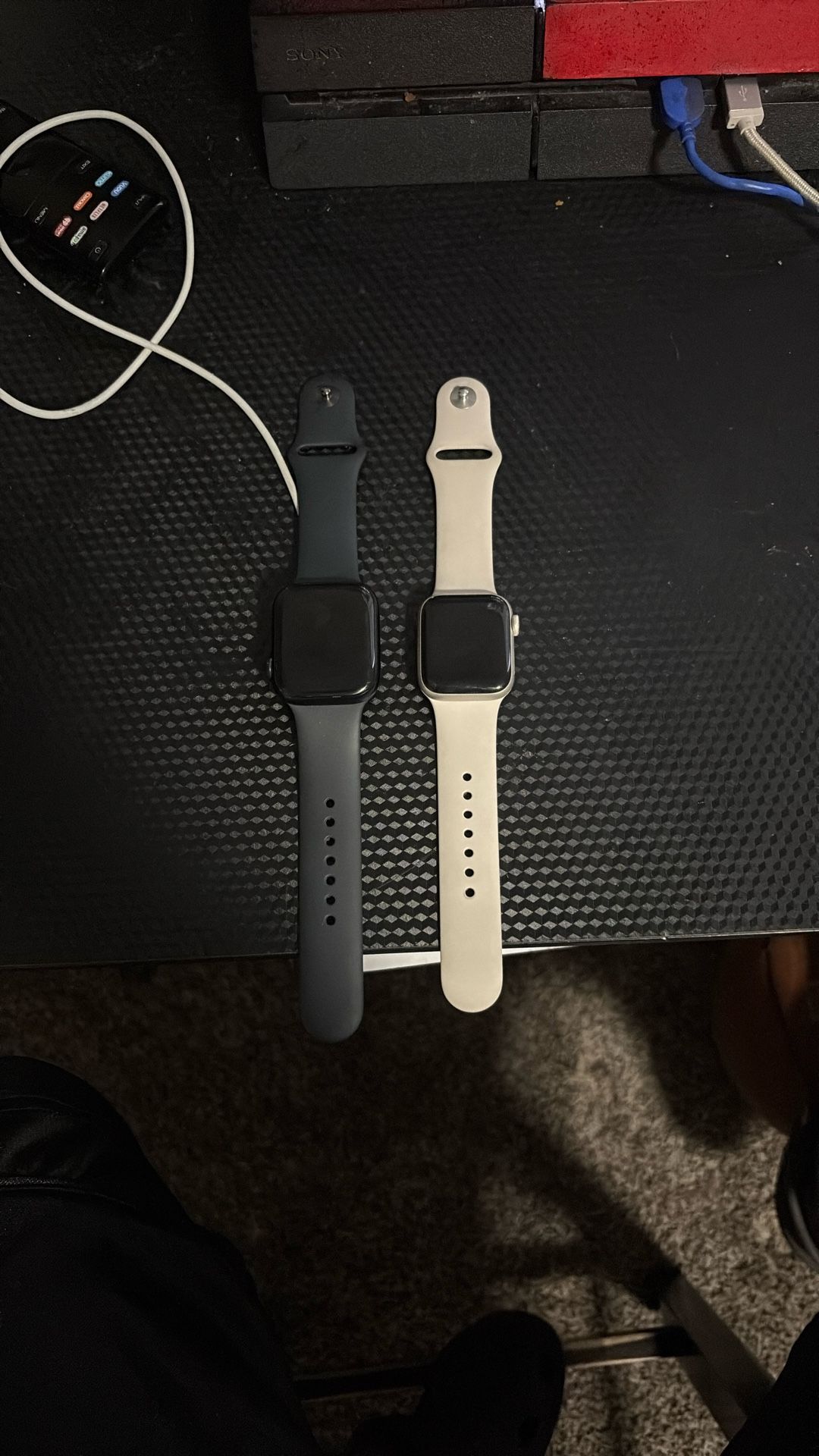 Black And White Apple Watch’s