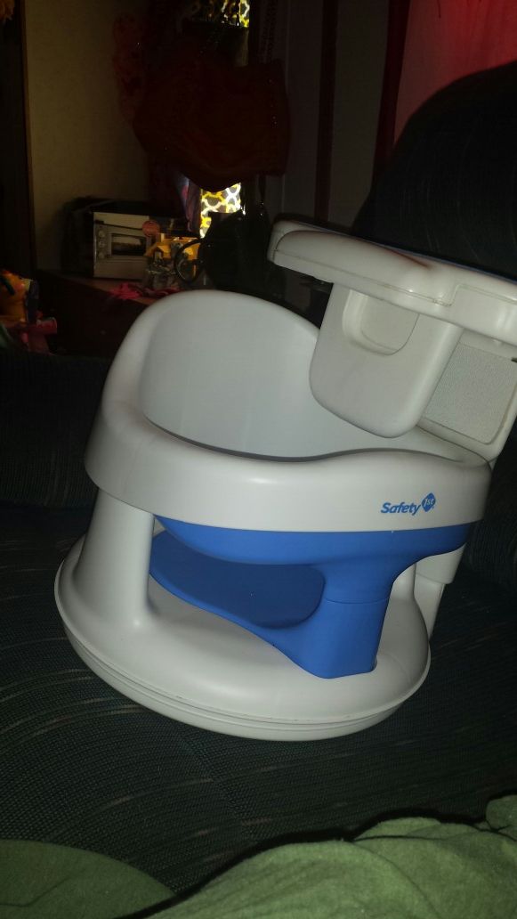 Safety first baby bath swivel seat