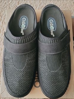 Black Louise strap slippers