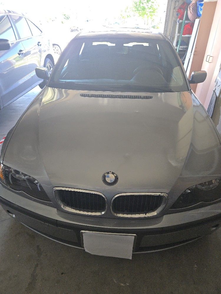 2004 BMW 325i