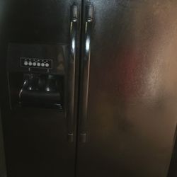 Side By Sides Black Whirlpool Fridge 
