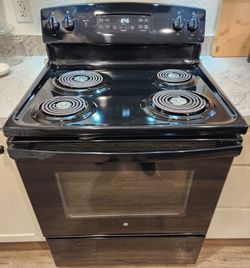 Black Ge 30-inch electric coil top stove