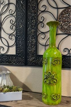 Metal flor vase